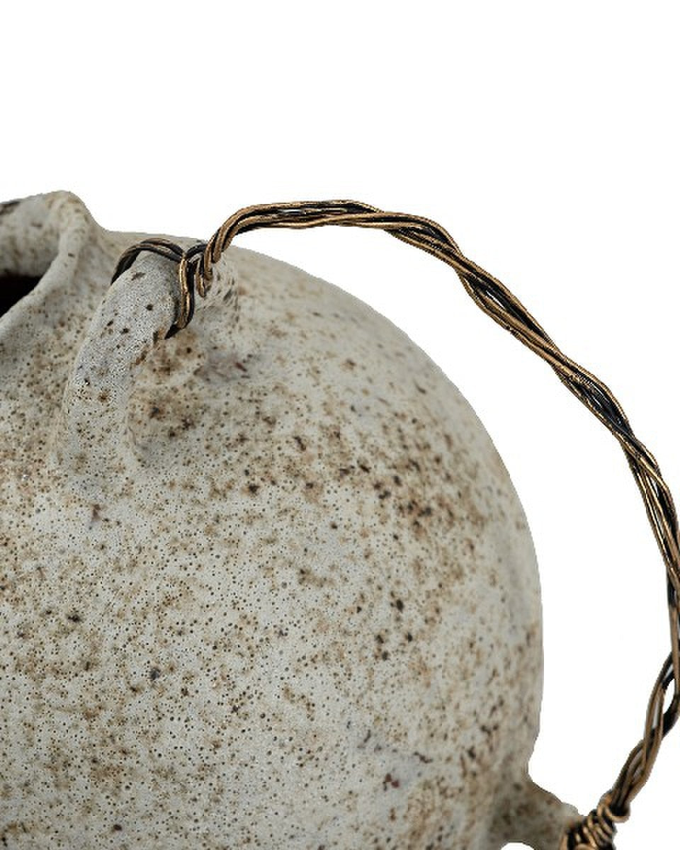HAND PULLED DECORATIVE JUG WITH WIRE HANDLE (24.2 x 24.2 x 26cm)