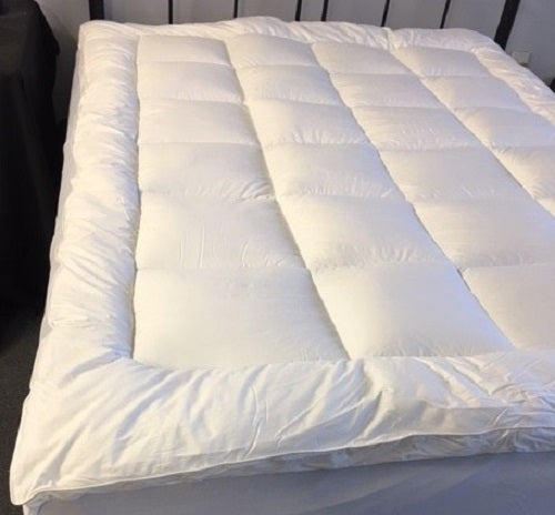 Single mattress topper with 75/25 goose down and feather fill, 40 cm depth, quilted design, and durable cotton cover.