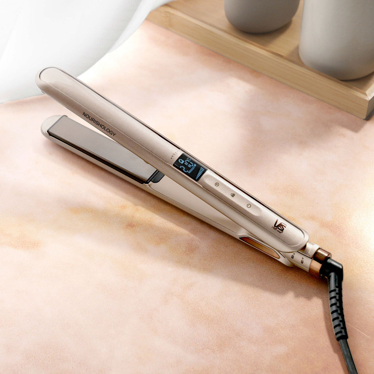 Straightener - VS Sassoon Nourishology Smooth