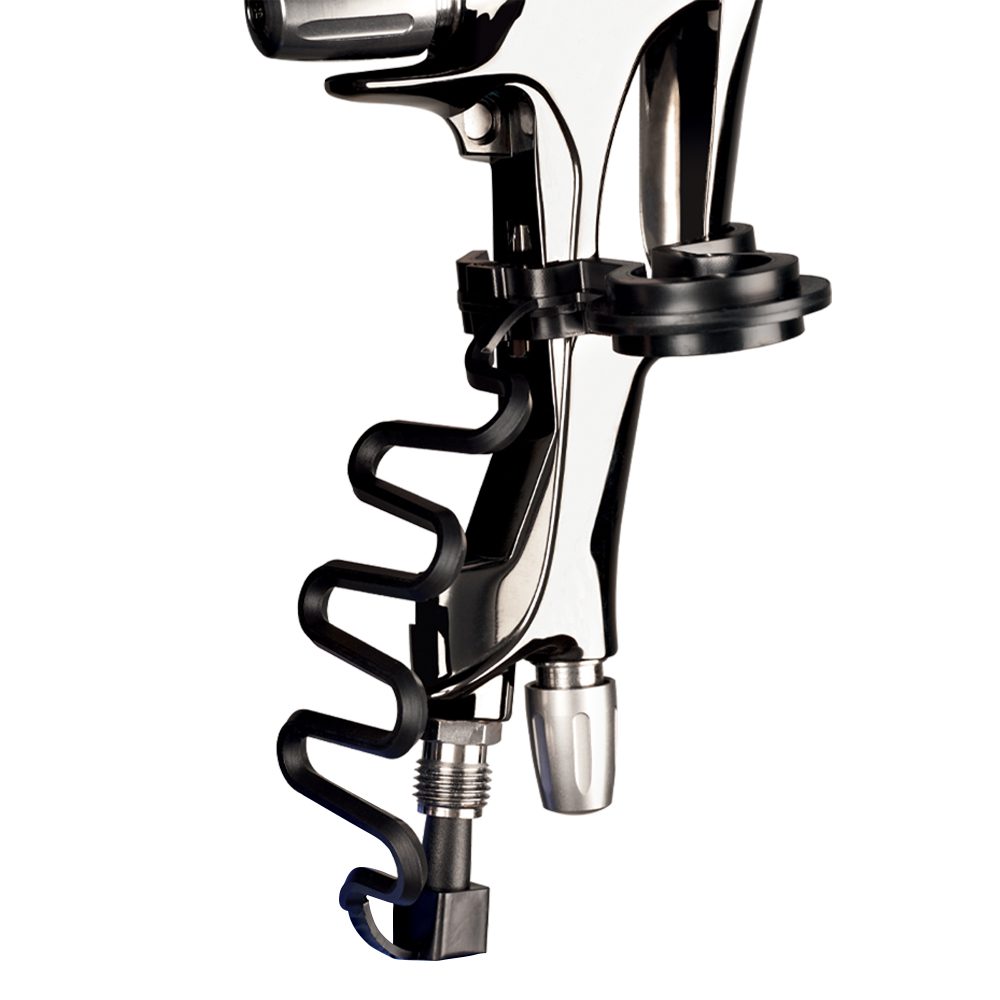 IWATA GRAVITY SPRAYGUN SUPERNOVA SERIES 2 DIGITAL WS400 1.3MM + POT CLEARCOAT