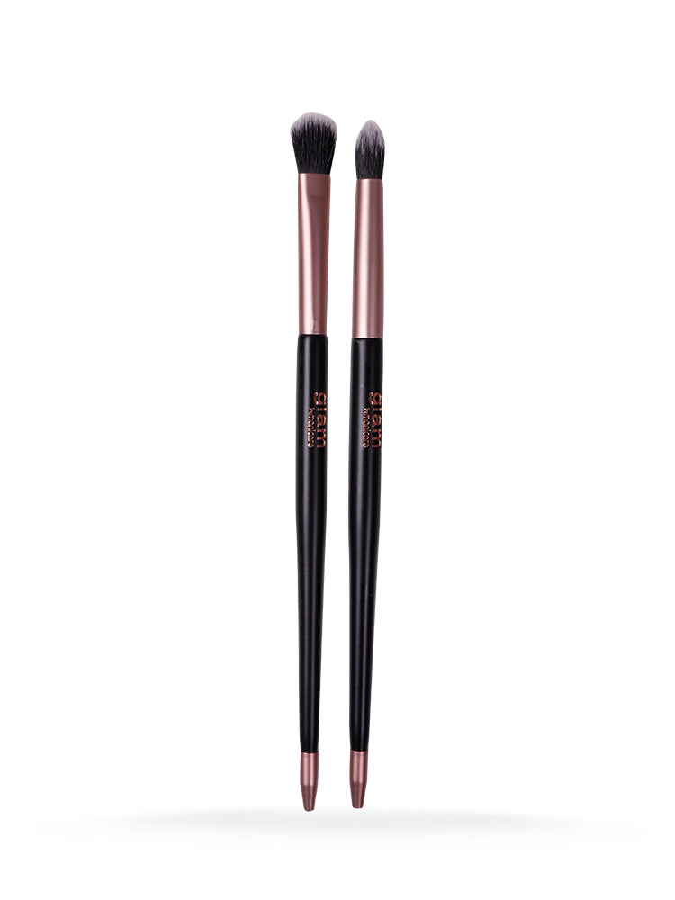 Glam By Manicare Precision Eye Duo includes two versatile eyeshadow brushes for seamless application and precise crease definition.