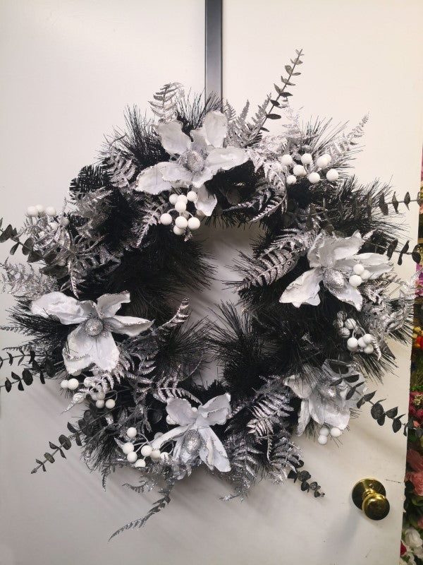 Christmas Wreath - 24" Black Luxury Wreath X 140