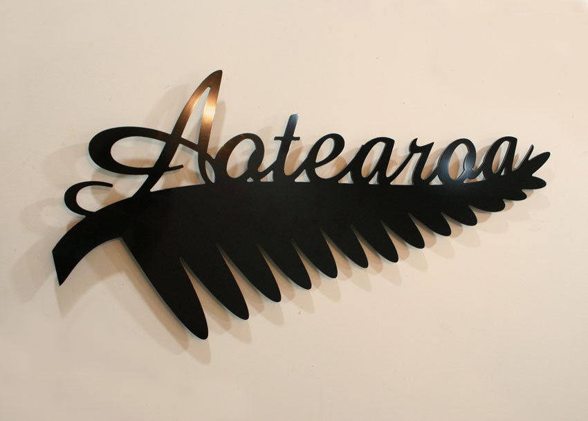 Stunning Silver Fern Aotearoa Wall Art, crafted from durable ACM, ideal for indoor/outdoor display with a glossy finish.