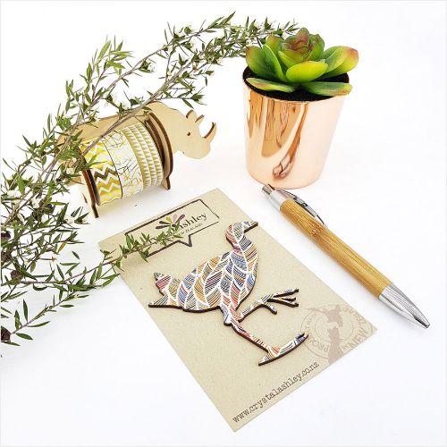 Charming Pukeko bird wall art featuring a feather pattern, crafted from lightweight 3mm MDF for a modern decor accent.