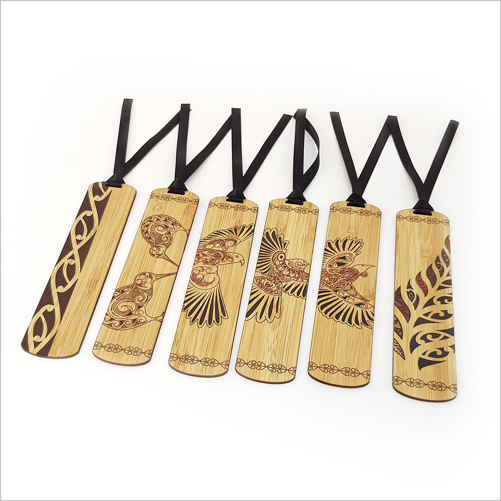 Kowhaiwhai Fern Greeting Card with Bookmark featuring New Zealand's natural beauty, crafted from premium textured card.