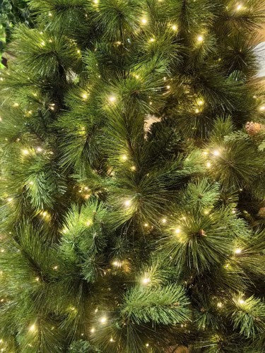 Luxury Mixed Pine Christmas Tree with 700 LED Lights (7')