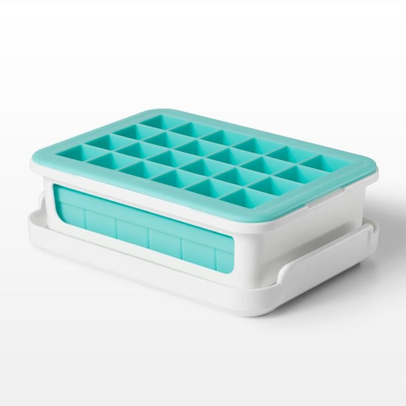 OXO Good Grips Covered Ice Cube Tray | Small