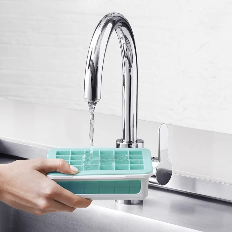 OXO Good Grips Covered Ice Cube Tray | Small