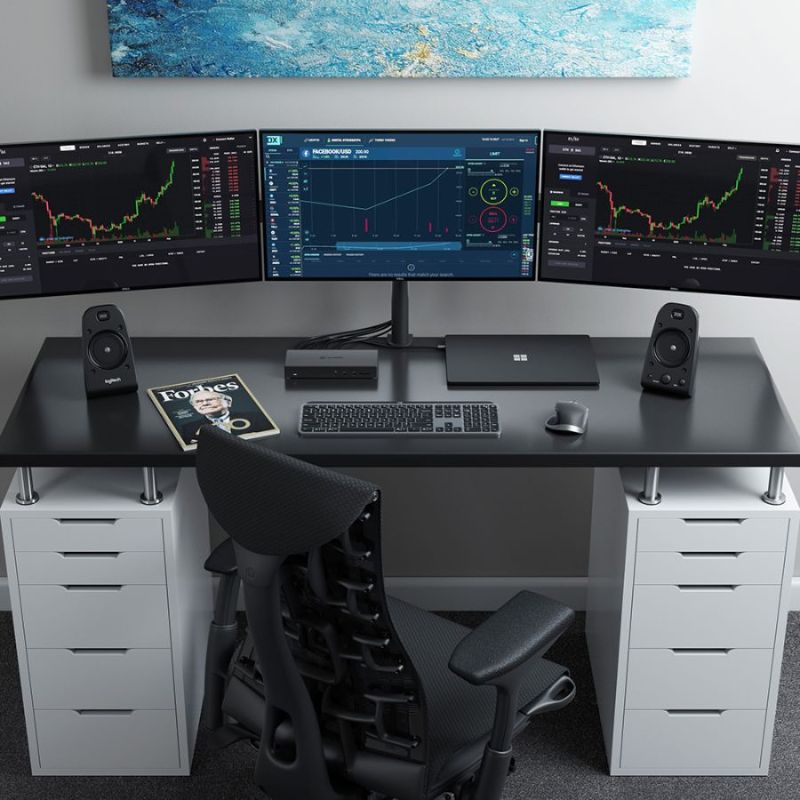 Alogic USB-C Triple Display Docking Station MA3 with 100W Power Delivery, supporting up to 3 displays in 4K resolution.