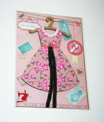 Charming hairclip organizer with vintage rose print, made from sturdy MDF for stylish and eco-friendly storage.