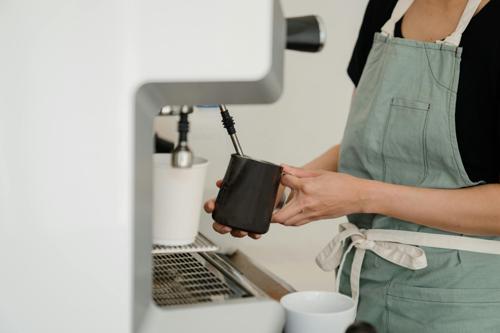 Brew Milk Frothing Jug S/S 600ml Powder Coat Black
