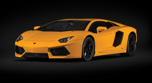 1/8 scale diecast kit of a yellow Lamborghini Aventador, perfect for car enthusiasts and model makers.