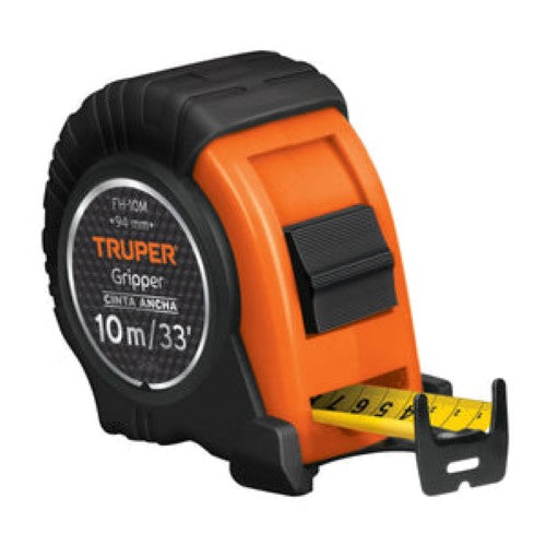 Truper 10m tape measure with a 32mm wide blade, designed for precision in construction and home improvement projects.