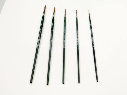 Das S1068r Synthetic Round L/H #18 brush for versatile painting with excellent color flow and easy maintenance.