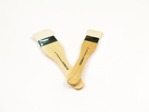Das S716 2" goat hair brush for watercolor, acrylic, and oil painting, featuring a durable wooden handle.
