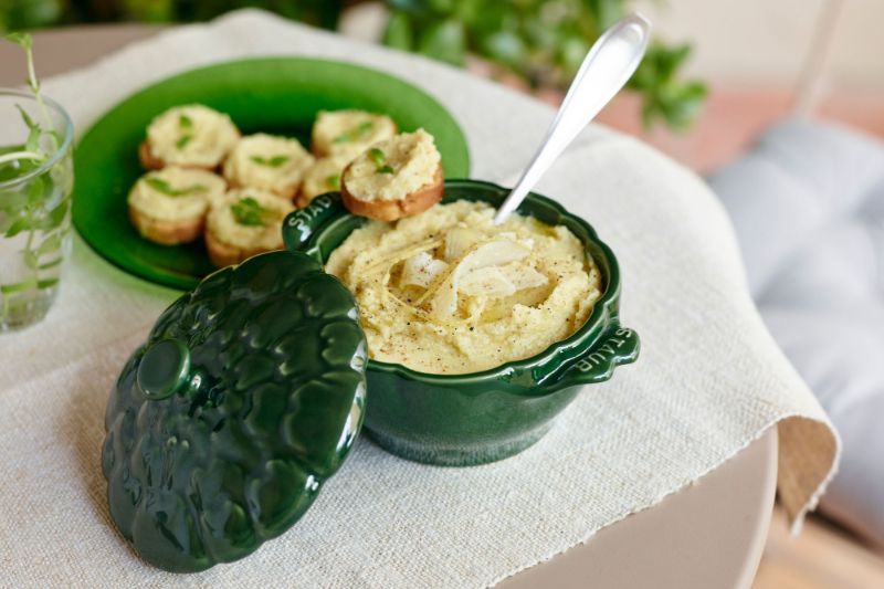 Artichoke-Cocotte-Staub-Ceramic-05L-Dark-Green