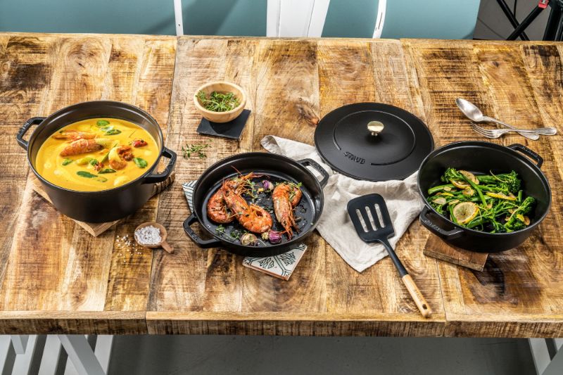 4pc-Stackable-Cocotte-Set-24cm-Black