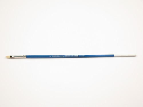 Das S2003b Bristle Bright #2 brush perfect for versatile paint applications in acrylic, watercolor, and oil.