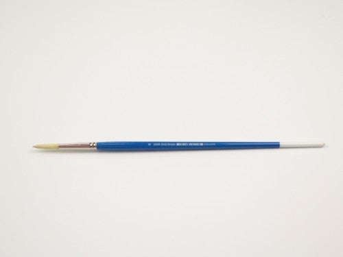 Das S2003r Bristle Round #6 brush with durable bristles for smooth paint application and comfortable grip for artists.