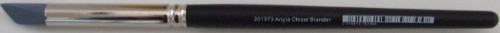 Das Small Blender Angle Chisel brush for precision blending and versatile painting techniques, ideal for artists of all levels.