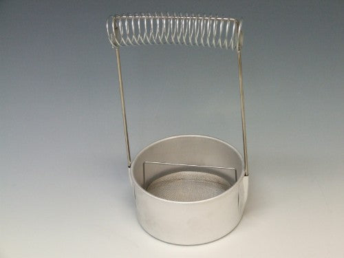 E92 Metal Brush Washer, a premium solvent-free cleaner for oil, acrylic, and watercolor brushes, ensures easy, odor-free cleaning.