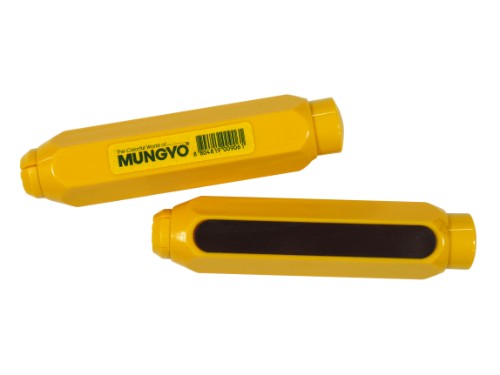 Mungyo Chalk Holder securely holds round chalk sticks, enhancing comfort and control for artists while reducing waste.