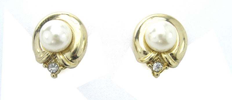 Earrings Pearl. Gold. Rhodium Cream Pearlarl. Set W/