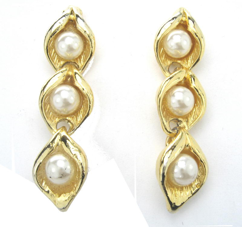 Earrings Pearl. Gold- Version 1