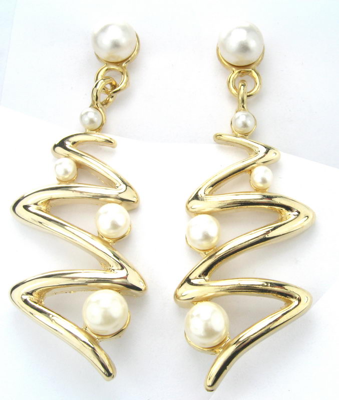 Earrings Pearl. Gold Set with Bh 20