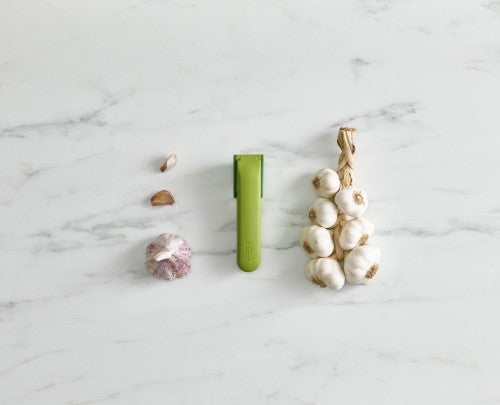 Easy-clean Garlic Press - Joseph Joseph Duo