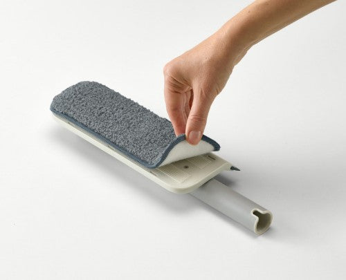 CleanTech 2-in-1 glass cleaning squeegee - Joseph Joseph