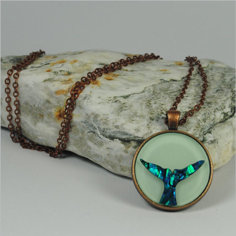 Circle Pendant Necklace - Paua Tohora green