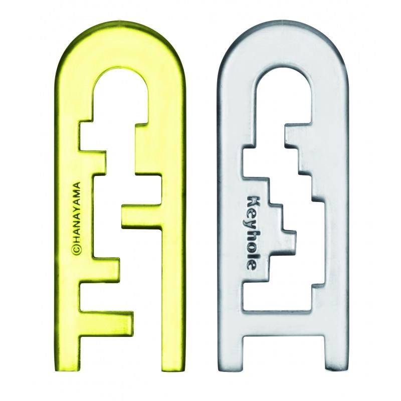 Huzzle Puzzle: Keyhole (Lv4) - intricate 3D cast puzzle designed to challenge analytical skills for ages 8 and up.