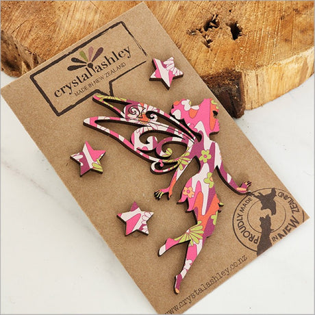 Retro floral wall art set in pink hues, adding whimsical elegance to any room's decor.