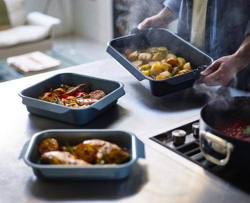 Nest Oven Set of 3 Roasting Trays - Joseph Joseph
