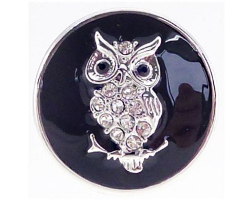 Elegant Black and Crystal Owl snap, a whimsical accessory perfect for animal lovers and fashion enthusiasts.