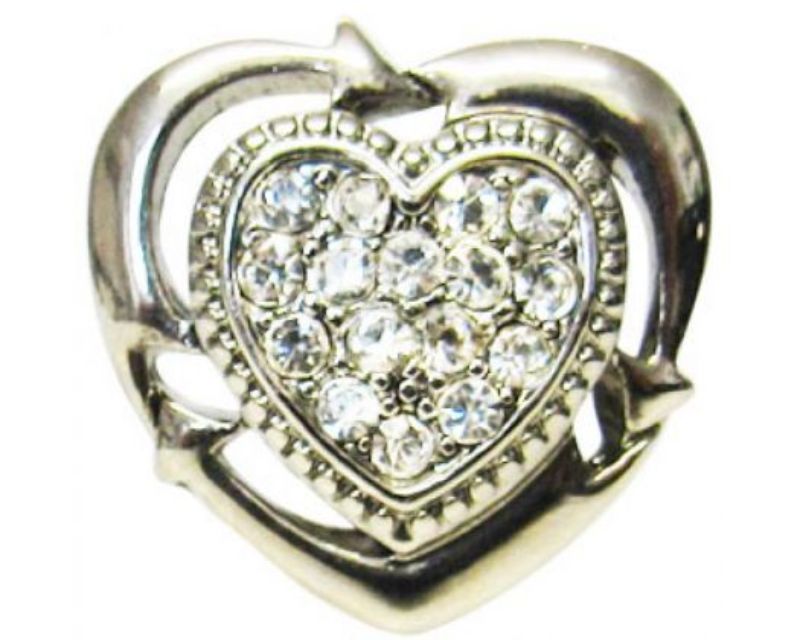 Stylish white snap featuring a vibrant heart motif, perfect for expressing love in accessories.