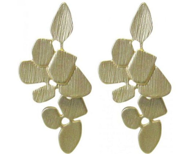 Elegant gold earrings featuring a chic vine leaf design, measuring 4cm long and 2cm wide, for a stylish accessory upgrade.
