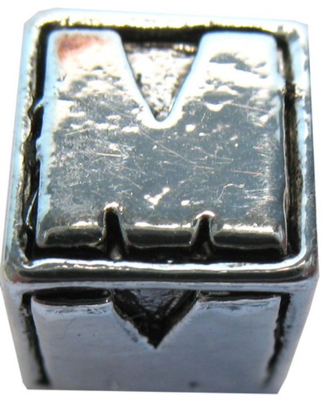 Cherish Beads - Letters - PACKOF 4 Square Metal M