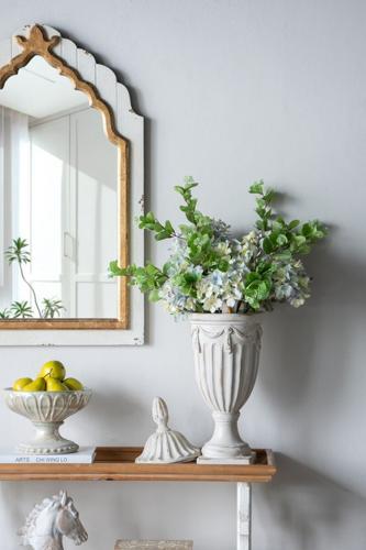 Classical Pedestal Urn - 210 X 210 X 430