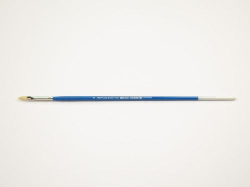 Premium bristle filbert brush for detailed and broad strokes in oil, acrylic, or watercolor painting.