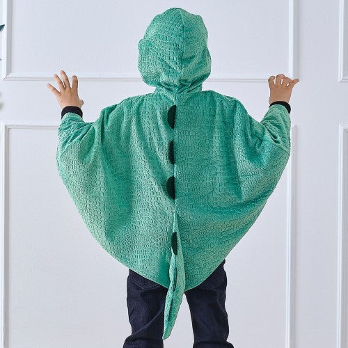 Vibrant green dinosaur cape, 52cm, perfect for kids 3-8 for playful dress-up and imaginative adventures.