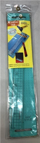 2012 Cutting Set with 40cm ruler and self-healing cutting mat for precise, portable crafting and DIY projects.