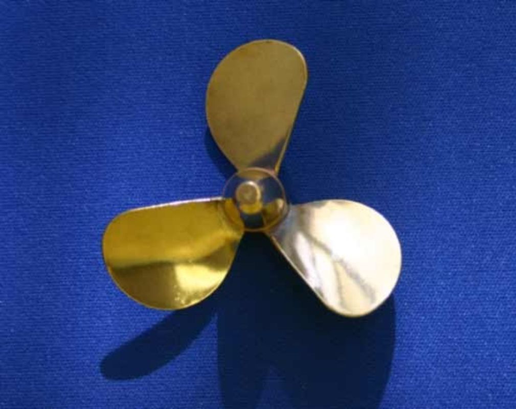 Bronze 3-blade propeller for boats, 2 inches, left-hand rotation, durable and lightweight for efficient navigation.
