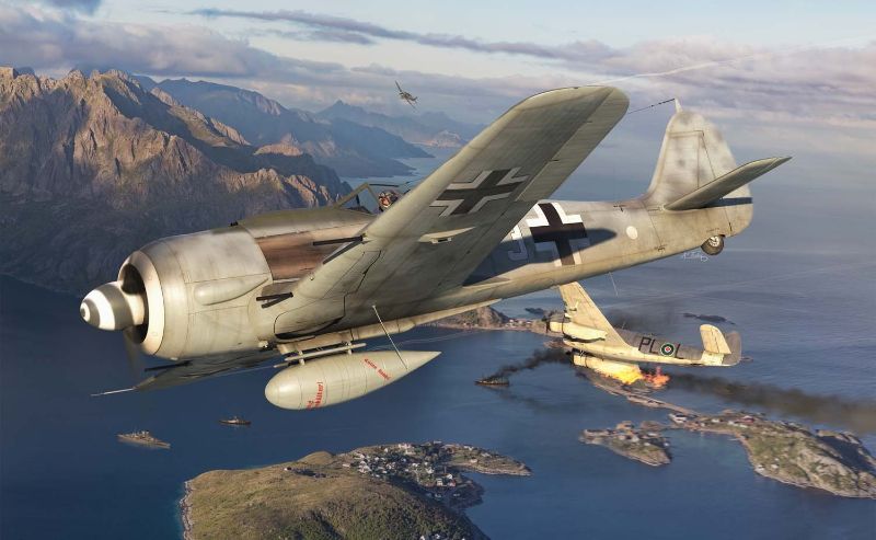 1:72 scale Airfix Focke Wulf Fw190A-8 model kit with 53 detailed parts for WWII aviation enthusiasts, dimensions 125x145mm.