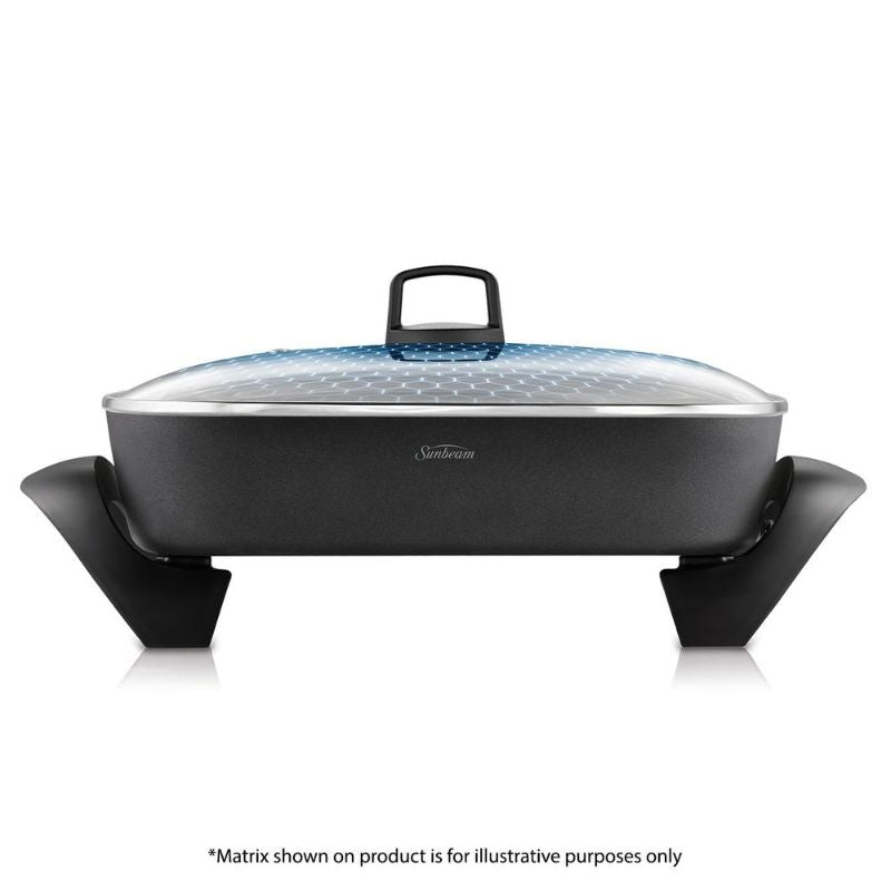 DiamondForce™ Banquet Frypan in dark blue, featuring a diamond-infused non-stick surface for effortless cooking and easy cleanup.