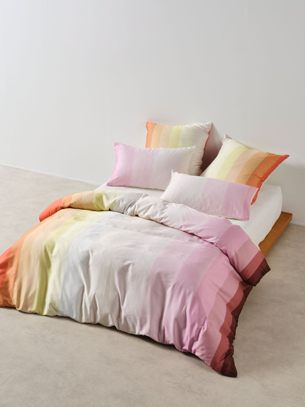 Quilt Cover Set - Sunrise Stripe Bubblegum Linen House - Queen Pink