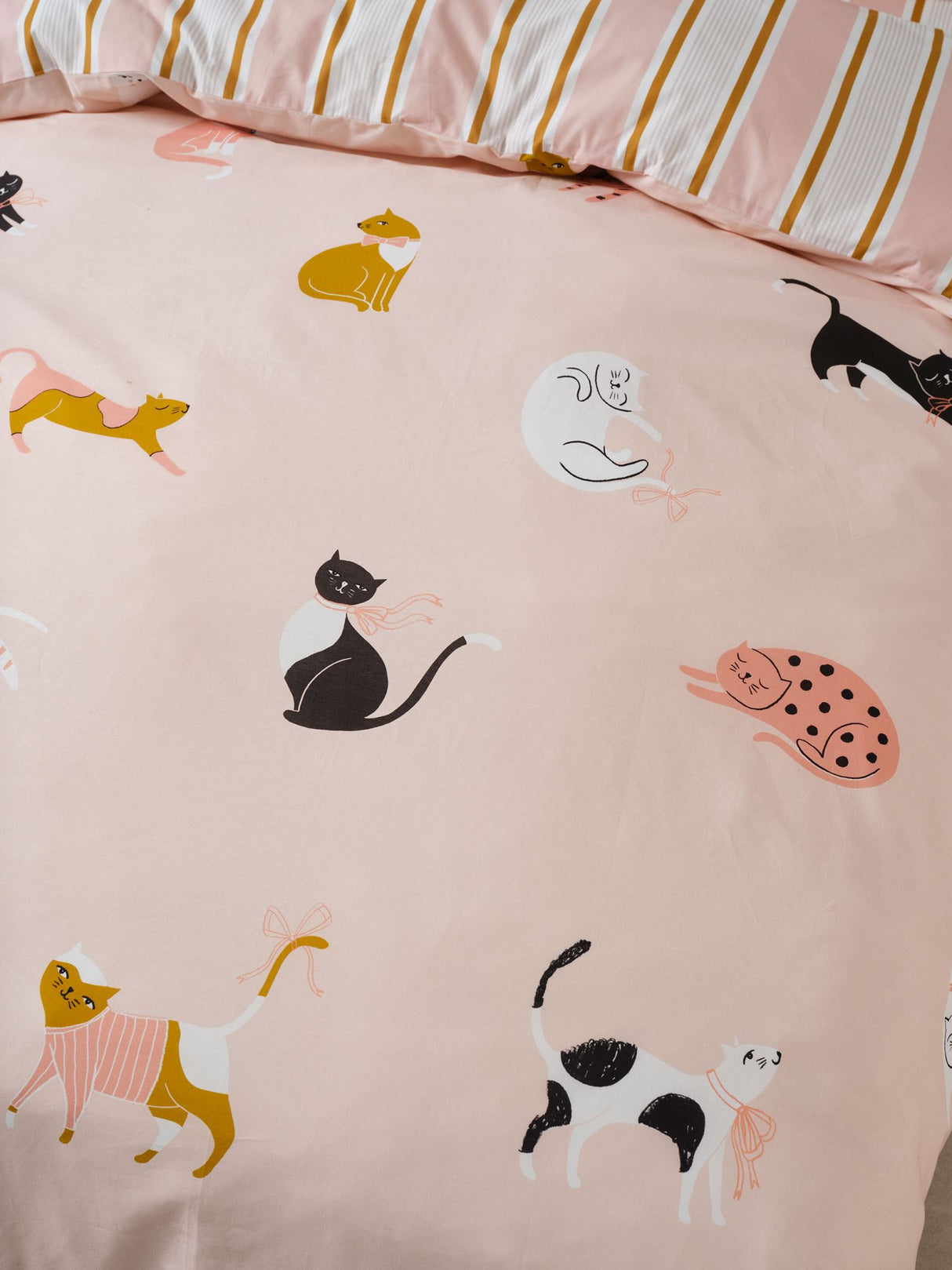 Cats N Bows Duvet Cover Set by Linen House Kids - Double (Pink)