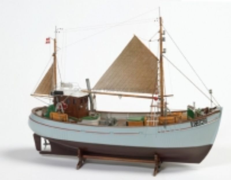 Detailed wooden model kit of the 1/33 Mary Ann cutter, showcasing a rich maritime heritage and impressive craftsmanship.