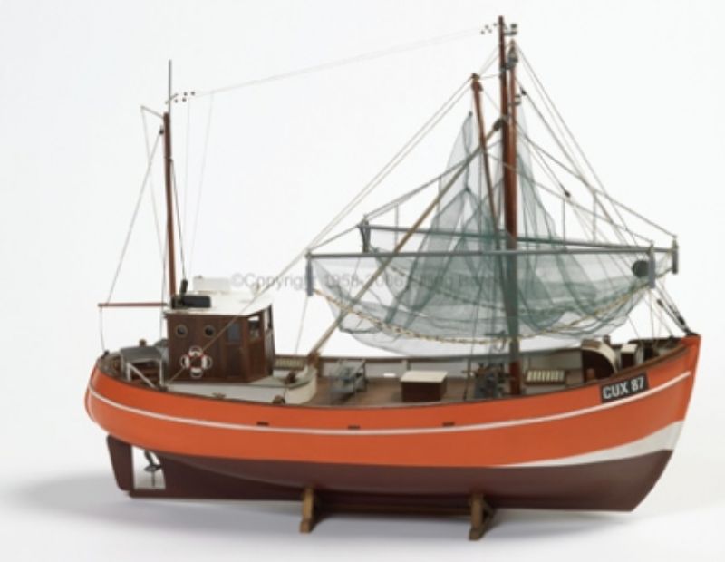 1/33 scale wooden model kit of the Cux 87 Krabbenkutter, a historic German trawler from 1952, perfect for collectors.